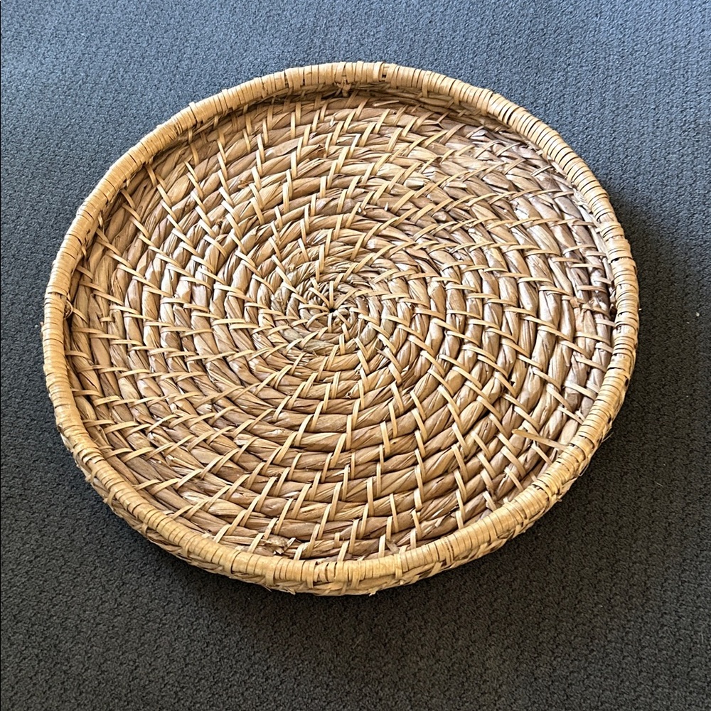 Round Woven Basket Tray
